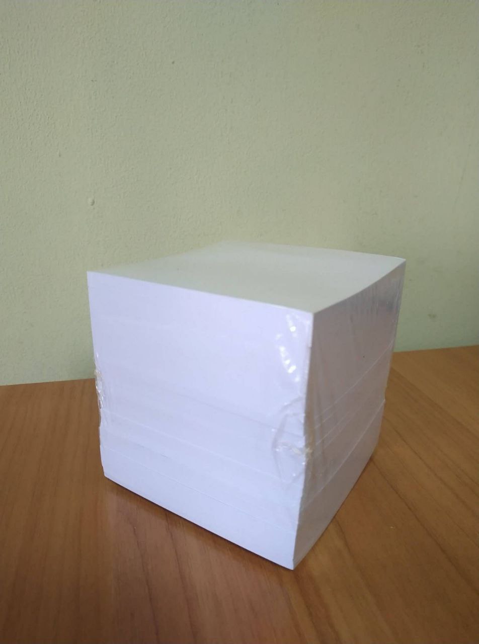 Папір для нотаток  90*90 900арк бел неклееная 9000