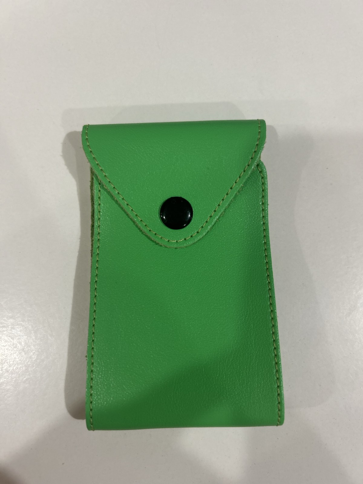 Визитница Екокожа салатова на кнопці, 24 візитки 70х105мм