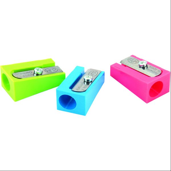 Чинка КUM, пластикова клиноподібна