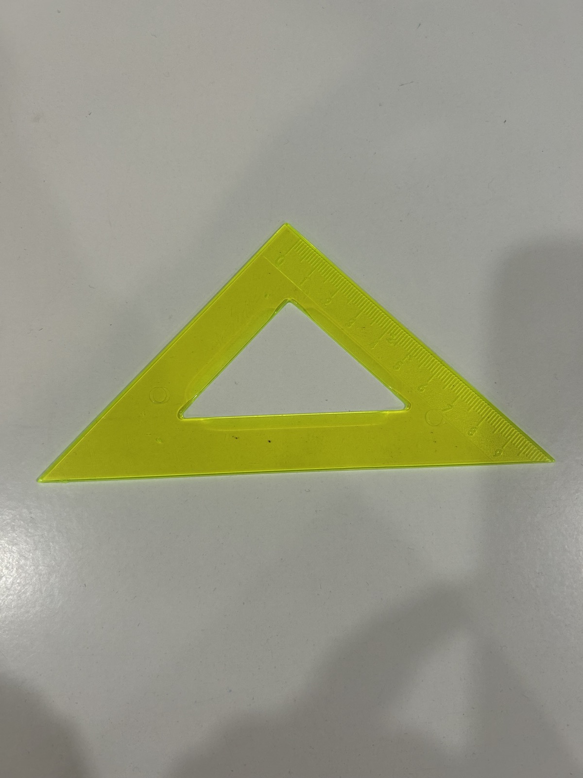 Треугольник пласт 10см 45`