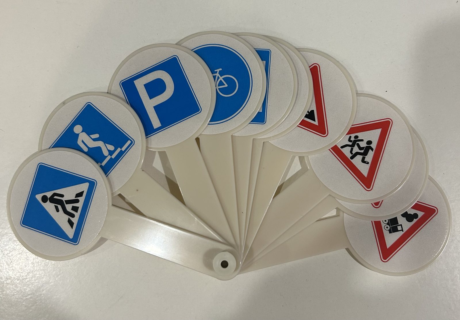 Веер дорожные знаки