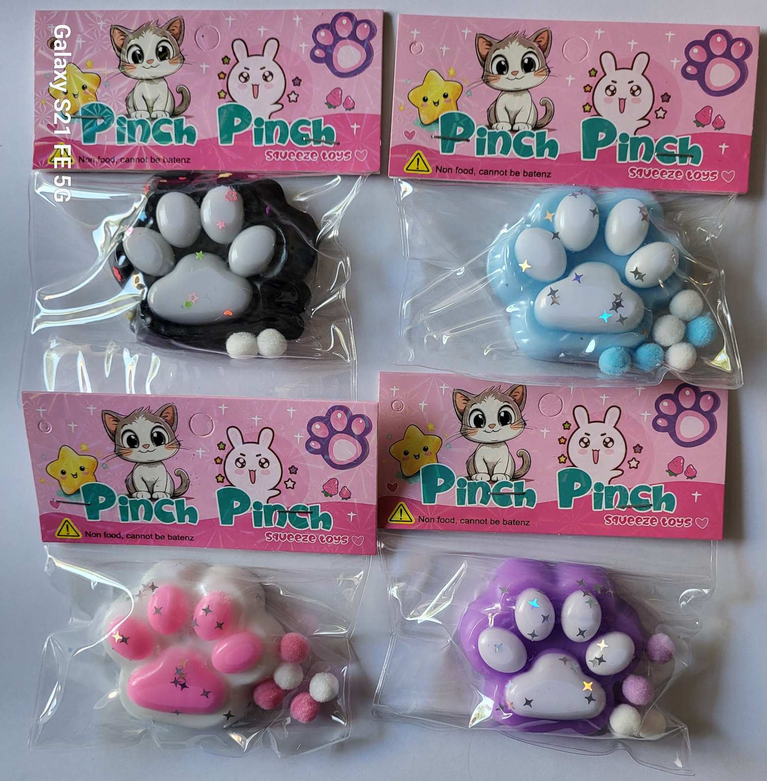 Антистрес Лапка котика на кольоровому фоні 6,5*6,5см